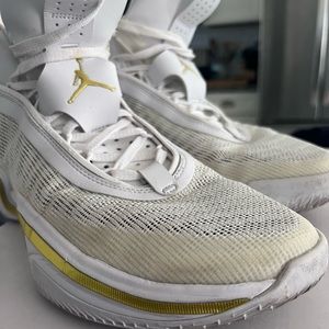 Jordan 36 SE White & Gold size 12.5 good condition